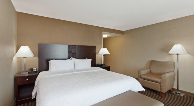 Hampton Inn & Suites Fresno - Northwest, Book Hotel Herndon California