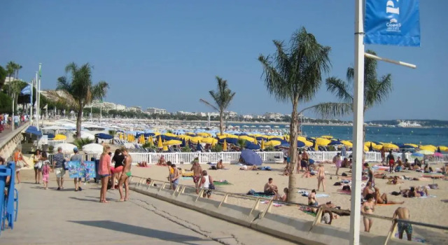 Апартаменты Spacious Luxury apt, 12 min walk to Croisette beach and Conf Centre