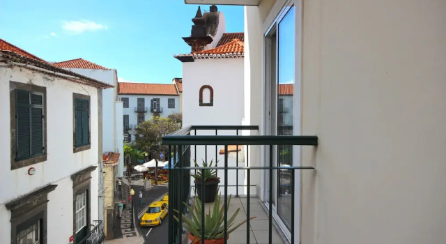 Feels Like Home Funchal Spacious Apartment with Balcony, Rezerwuj Apartament Hotele w Funchal z parkingiem, Parking