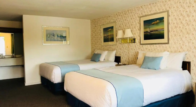 Четырёхместный номер Standard GuestLodge