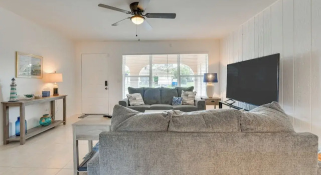 Family Friendly! Games! Waterfront North Port Home, Prenota Casa vacanze North Port Florida