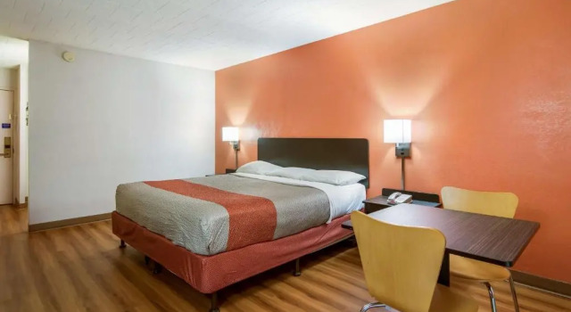 Номер Standard Motel 6-New Stanton, PA