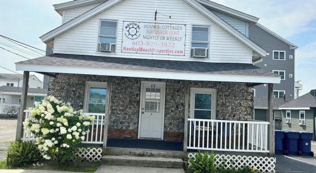 Коттедж с 3 комнатами Nautical Beach Properties