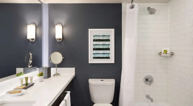 Четырёхместный номер Standard с видом на город Hotel Champlain Burlington, Curio Collection by Hilton
