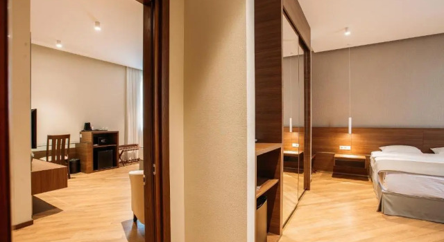 Люкс с 2 комнатами Hotel Tbilisi Tower