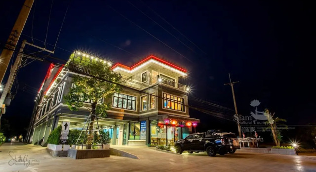 Thaphon Residence, Забронировать Отель Отели Пхетчабун с парковкой, Парковка