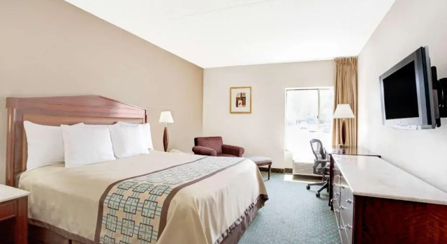 Номер Standard Days Inn by Wyndham Newport News City Center Oyster Point