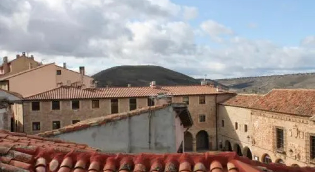 Casa Rural La Pinocha, Забронировать Отель Сигуэнса 