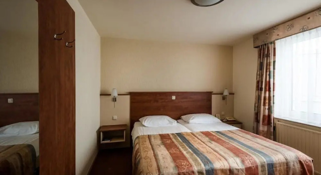 Hotel Restaurant Berghoeve, Rezerwuj Hotel Hotele w Limburgia z parkingiem, Parking