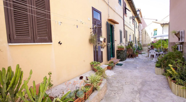 Two-room apartment Piazza al Fico 2/4 Beds in the historic center of Portoferraio-PIAZZA AL FICO, Book Apartment Portoferraio Elba