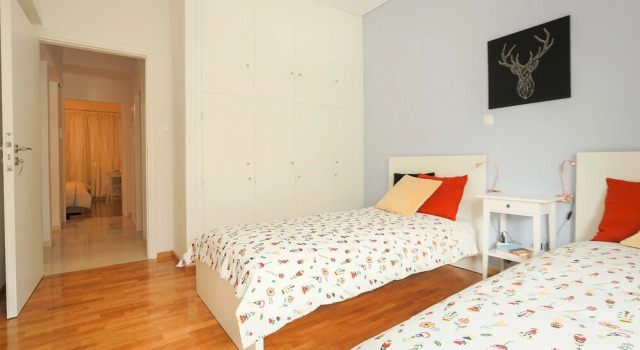 Cosy & Bright 2 Bedroom Apartment in Koukaki