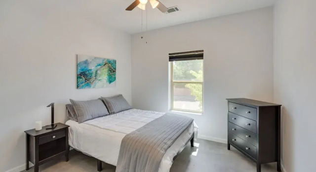 Pet-friendly Bernalillo Vacation Rental!, Забронировать Отель Отели Берналильо 3 звезды, 3*