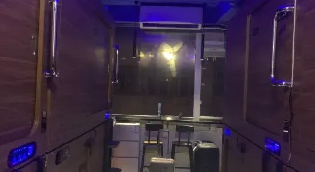 Капсула с видом на море Sleep Cubee Hostel