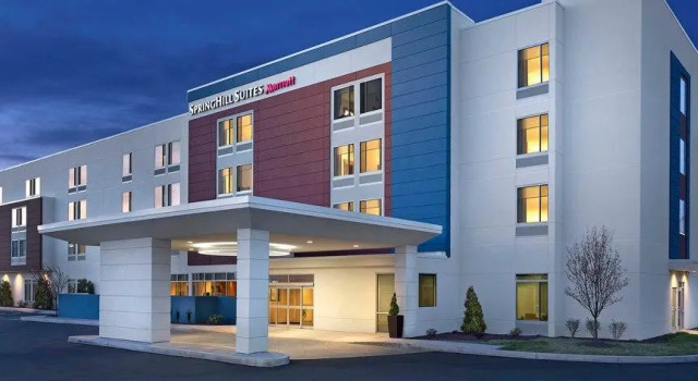 Двухместный люкс c 1 комнатой SpringHill Suites by Marriott New York JFK Airport/Jamaica
