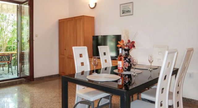 Maravic (MLK160), Đặt Khách sạn Soline Krk