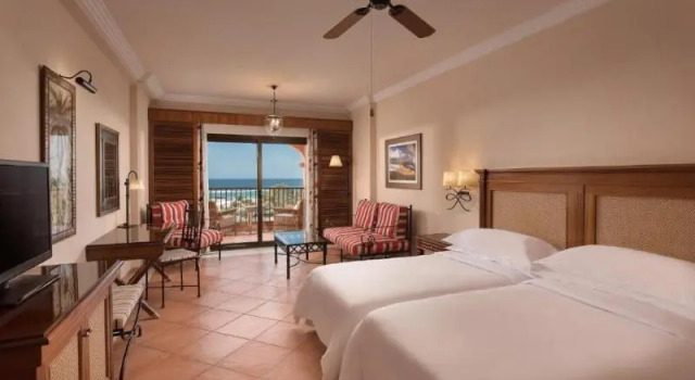 Двухместный номер Deluxe с балконом Sheraton Fuerteventura Golf & Spa Resort