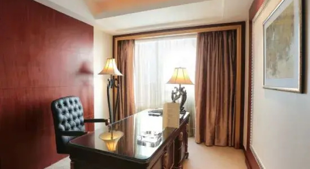 Люкс Premier Chongqing Carlton Hotel