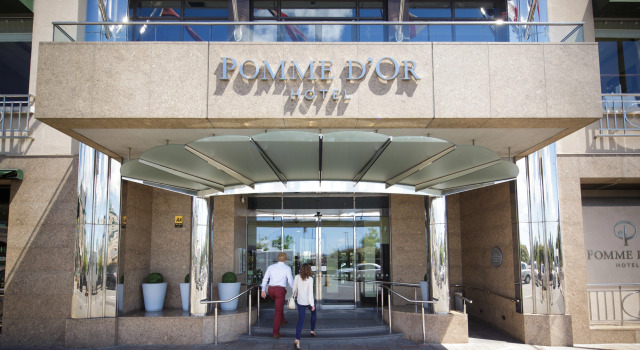 Pomme dOr Hotel, Забронировать Отель Сент-Хелиер 