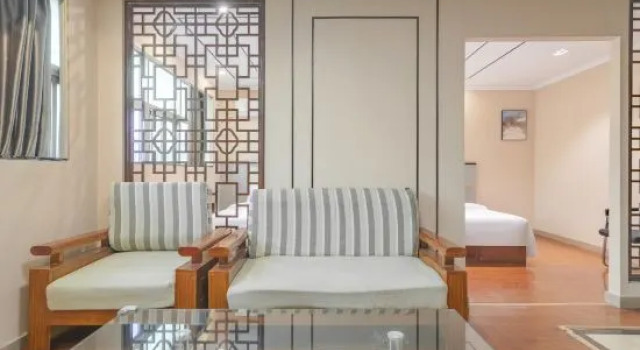 Люкс Homeinn Ease Hotel (Xuzhou Yunlong Lake People's Square Subway Station)