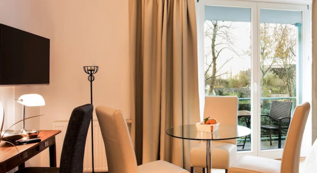 Апартаменты Comfort Parkside Apartment House