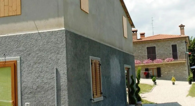 One bedroom appartement with shared pool enclosed garden and wifi at Caprese Michelangelo, Book Apartment Caprese Michelangelo Tuscany