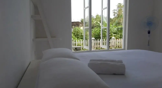 Двухместные апартаменты Luxury с балконом и с видом на сад White Villa Ambalangoda