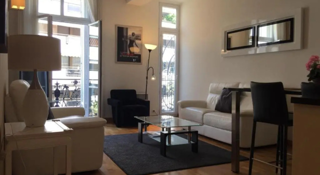 Golden Triangle 2Br/2Ba, Забронировать Отель Отели Канн с парковкой, рядом с Le Croisette Casino Barriere de Cannes, Парковка