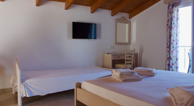 Agios Gerasimos Studios, Reserva ahora Apartahotel Hoteles en Lourdata con piscina, Piscina