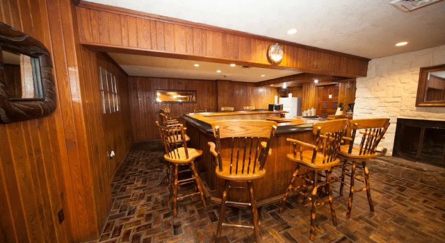 Семейный люкс с 3 комнатами Log Cabin Lodge & Suites