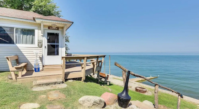 Scenic Geneva Cottage w/ Lake Erie Beach Access!, Buchen Sie Ferienhaus Villen in Geneva, Villa