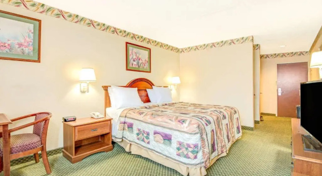 Номер Standard Days Inn Louisburg