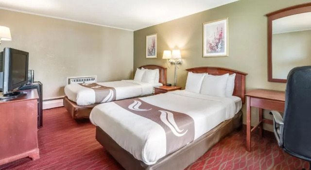 Четырёхместный номер Standard Rodeway Inn Poughkeepsie