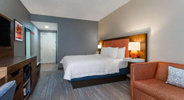 Студия Hampton Inn Commercial Boulevard-Fort Lauderdale