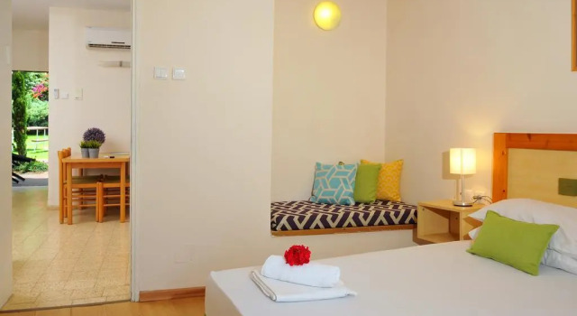 Eilon TravelHotel