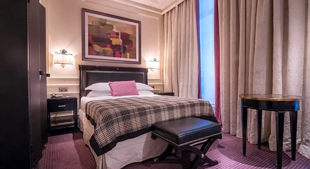 Номер Executive Grand Hôtel de LUnivers Saint-Germain