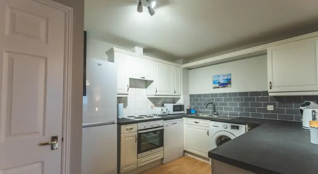 Vespasian Quay - Balcony overlooking the River Itchen - Secure & private parking