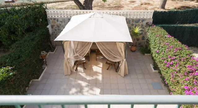 Beach House - healthy, protected location! El Campello, Alicante, Spain, Забронировать Отель Отели Кампельо с бассейном, Бассейн