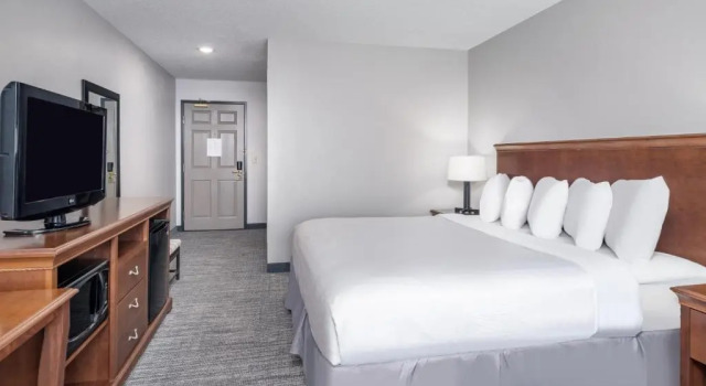 Номер Standard Country Inn & Suites by Radisson, Maumee - Toledo