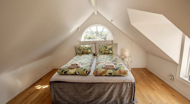 2 Bed House Sleeps 4 With Garden & Free Parking, Book Hotel Hoteller i Ronneby med parkering, Parkering