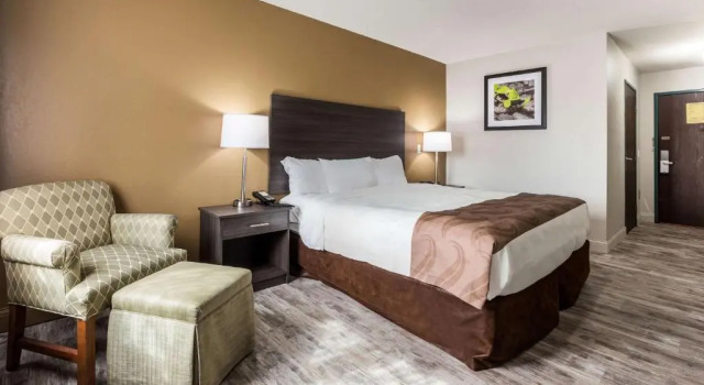Standard huone Days Inn - Clare
