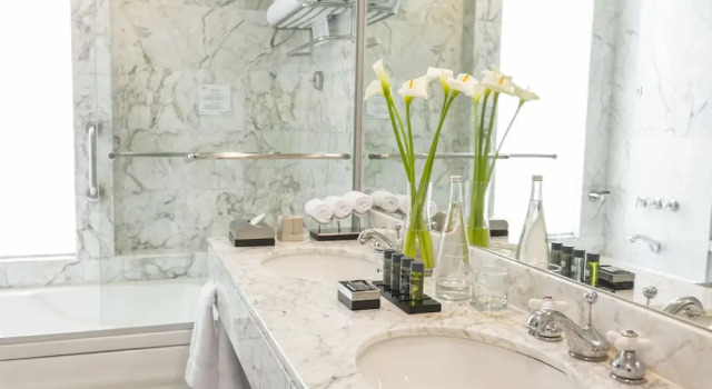 Полулюкс с балконом Delfines Hotel & Convention Center