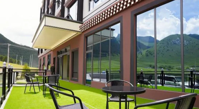Fanshan Lanyue Homestay (Namo Grand Canyon), Prenota Hotel Ngawa Cina