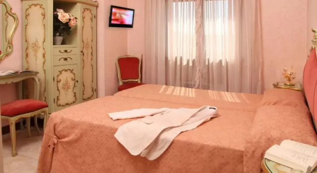 Einzel Zimmer Hotel Romulus