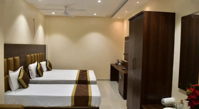 Трёхместный номер Luxury Hotel Kusum Palace