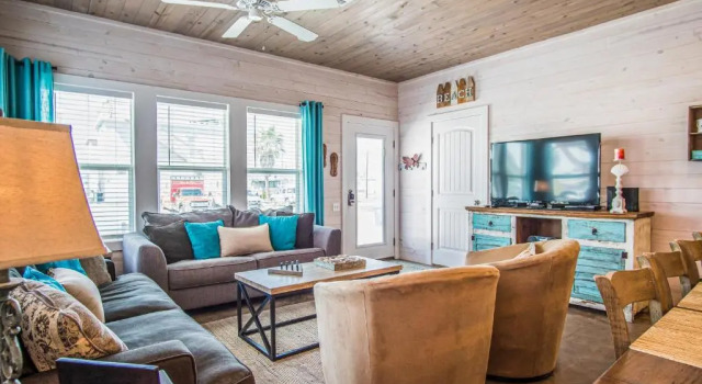 Fanta Sea Get Away by Silver Sands Vacation Rentals, Забронировать Отель Отели Порт-Аранзас 4 звезды, рядом с Leonabelle Turnbull Birding Center, 4*