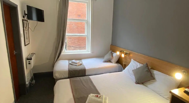 Трёхместный номер Standard Alumhurst Hotel