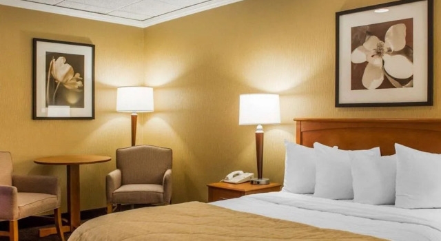 Quality Inn & Suites Riverfront Oswego