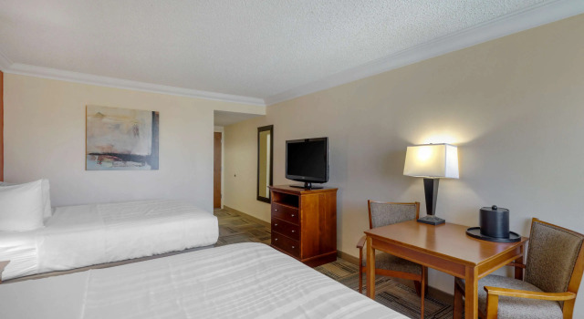 Четырёхместный номер Standard Best Western Plus Loveland Inn