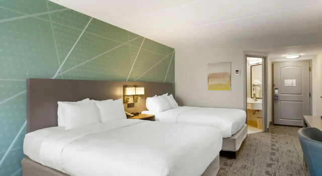 Четырёхместный номер Standard Comfort Inn & Suites Watertown - 1000 Islands
