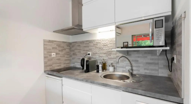 Апартаменты Appartement 2 pièces au calme proche Martinez avec parking privé